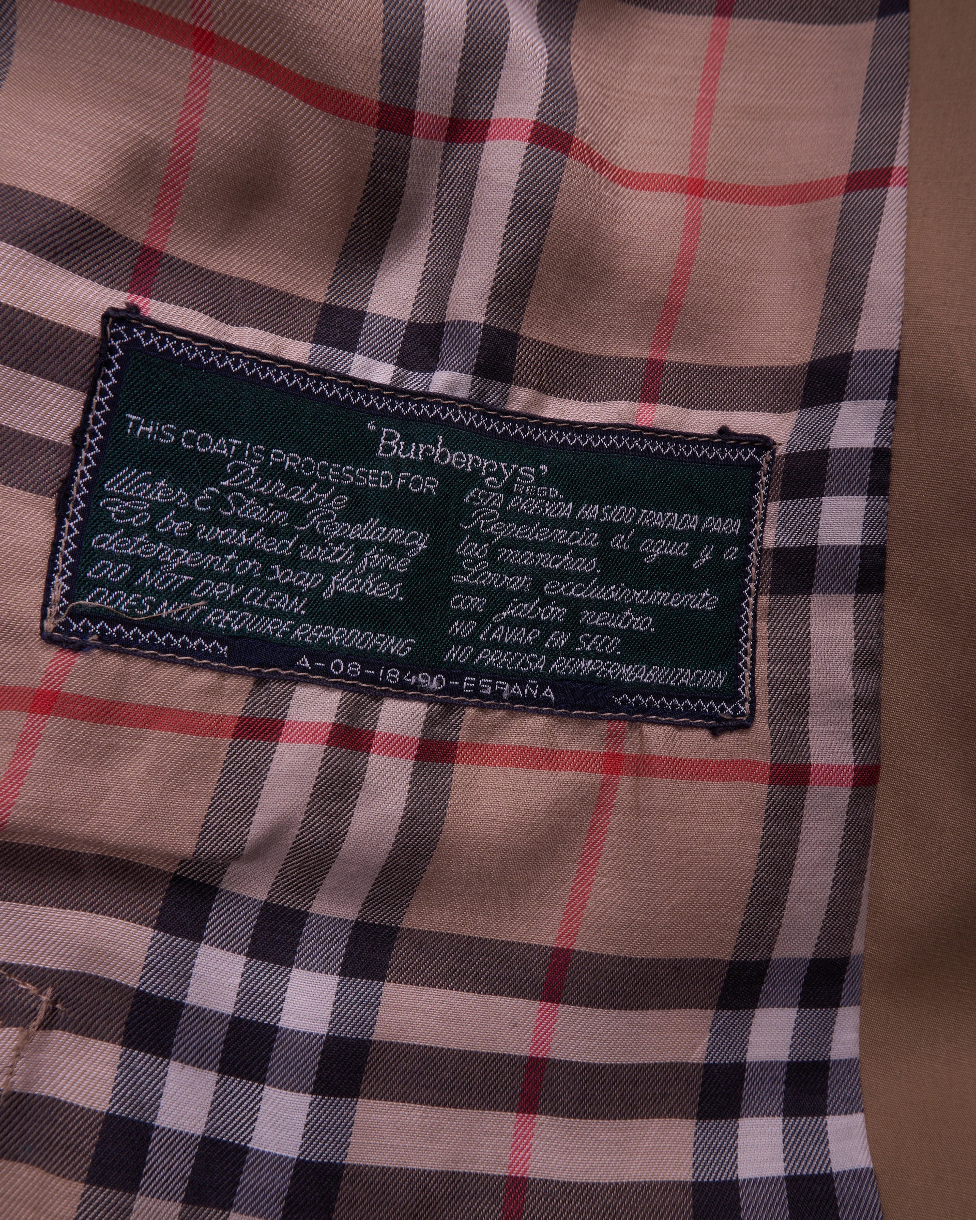 Burberry Beige Trenchcoat - XL