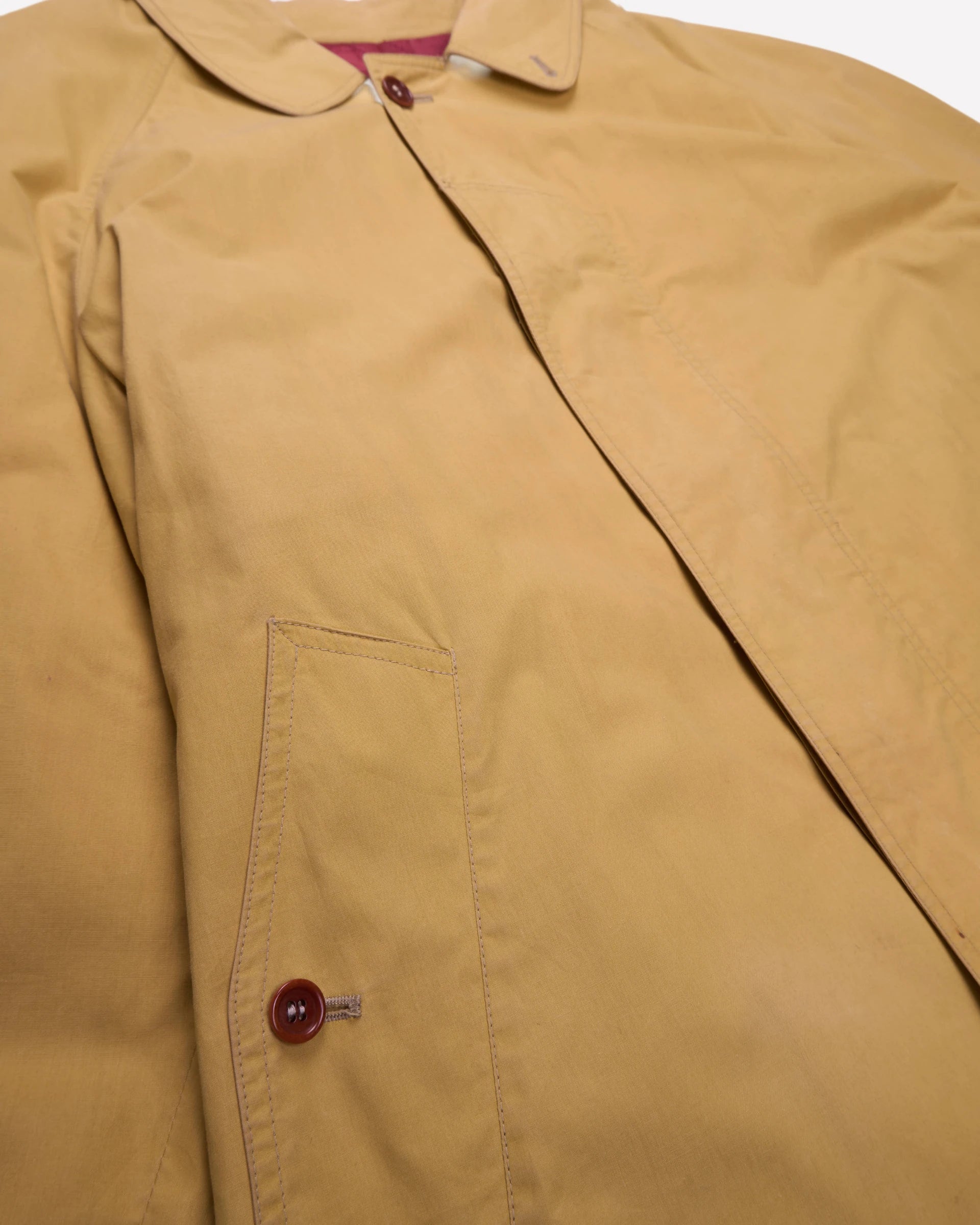 Burberry Beige Trenchcoat - XL