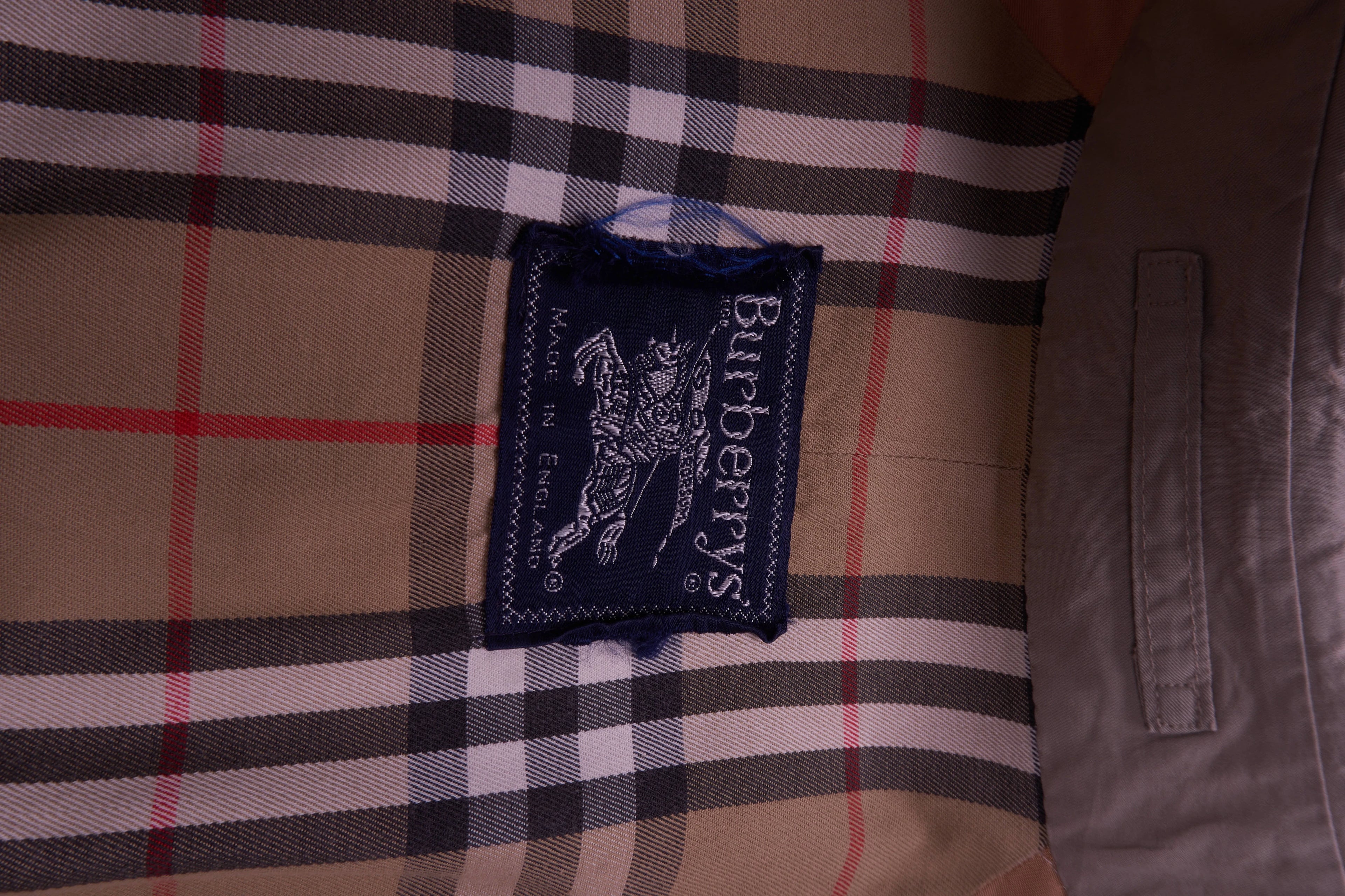Burberry Beige Trenchcoat - XL