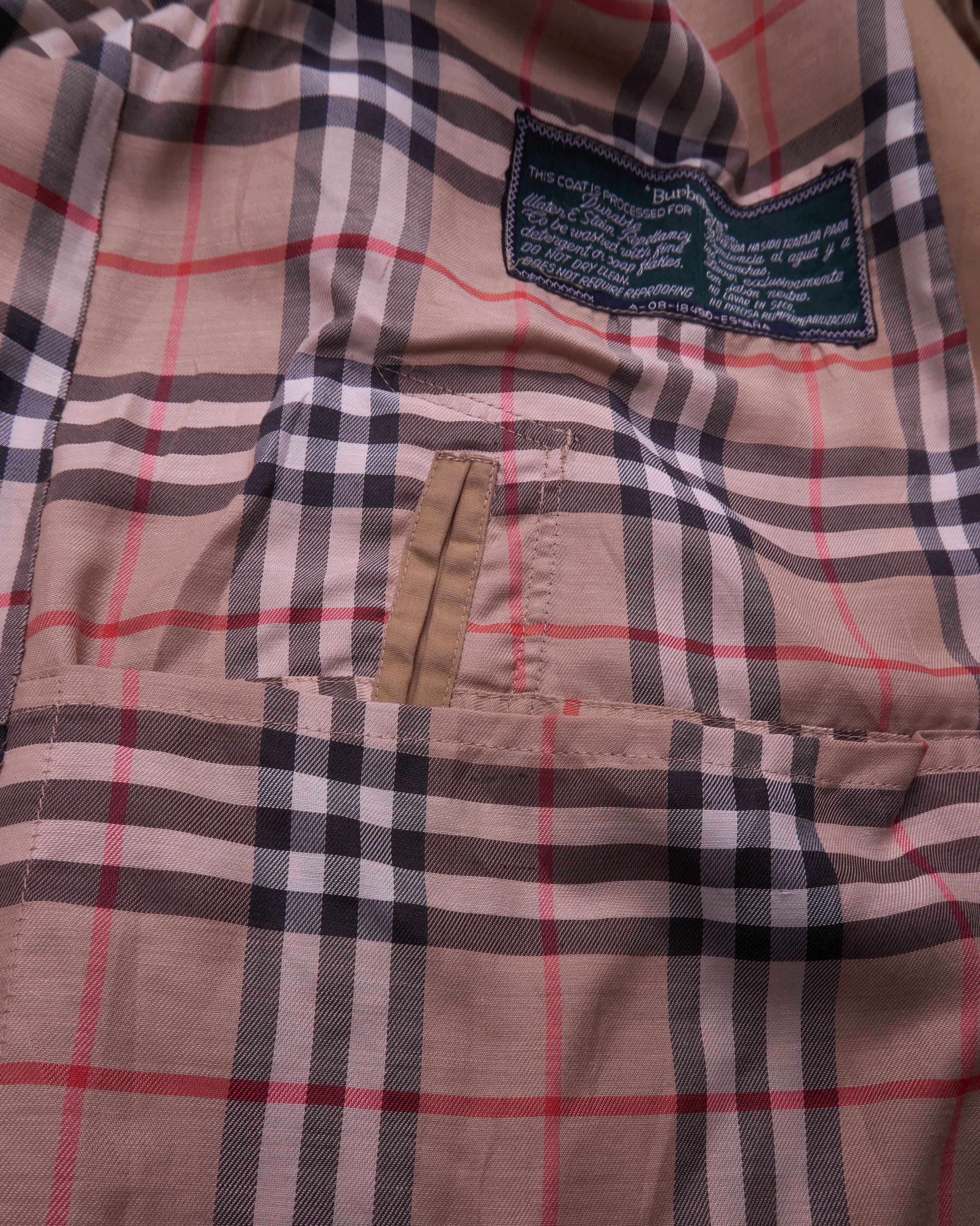 Burberry Beige Trenchcoat - XL
